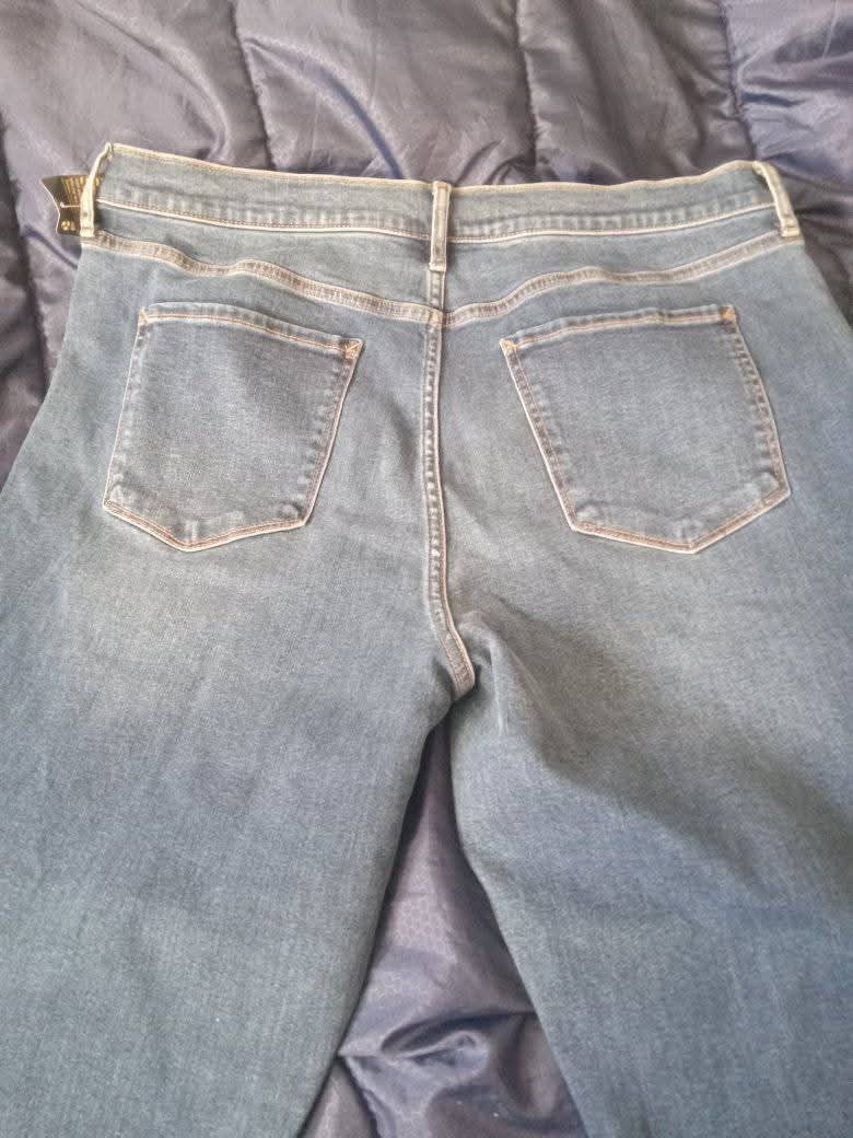 a.n.a High-Rise Cropped Flare Blue Jeans